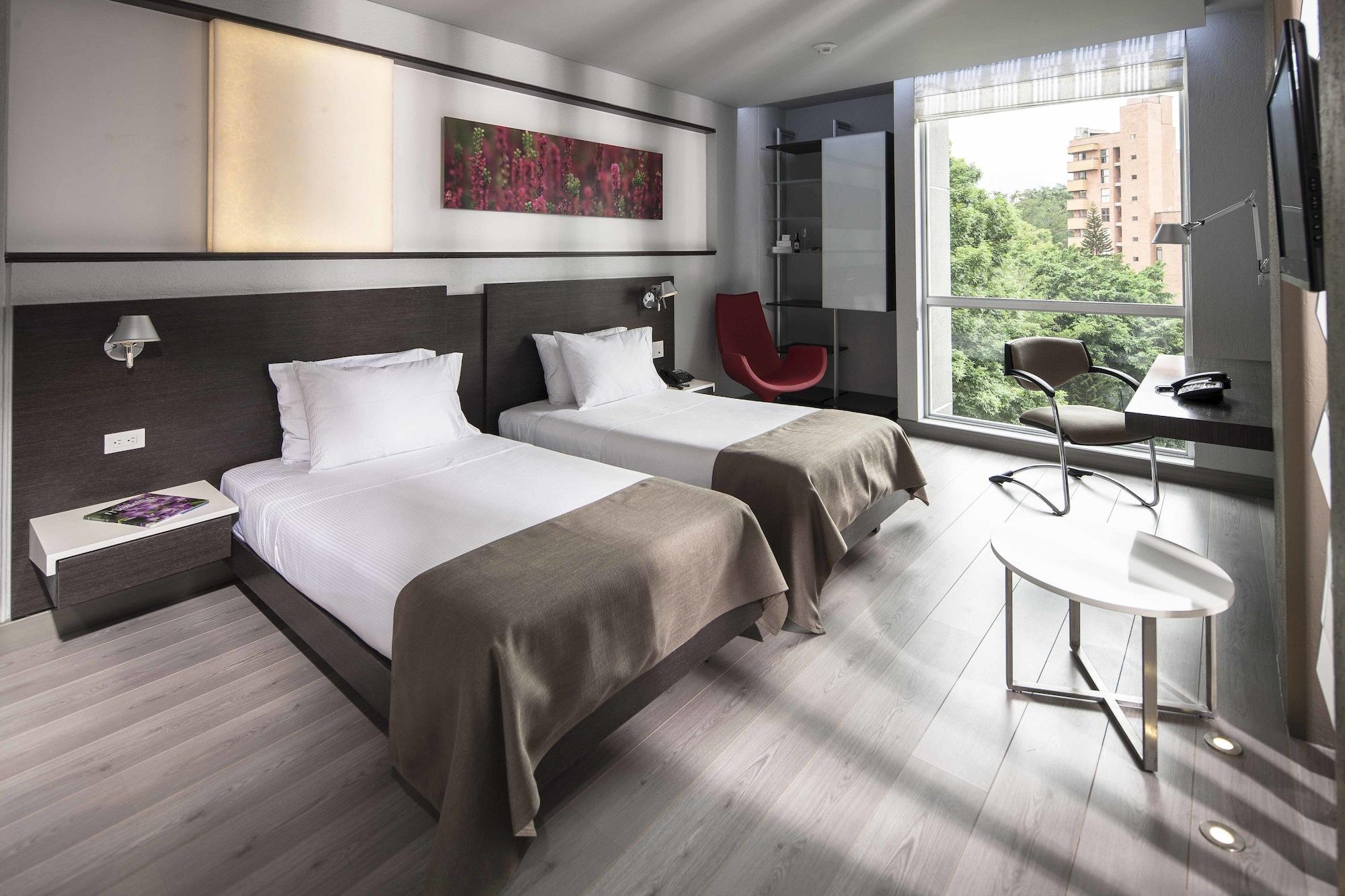 Inntu Hotel Medellin Bagian luar foto
