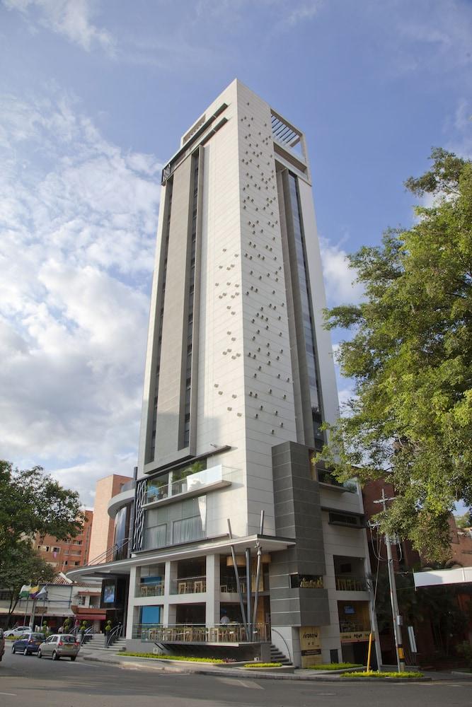 Inntu Hotel Medellin Bagian luar foto