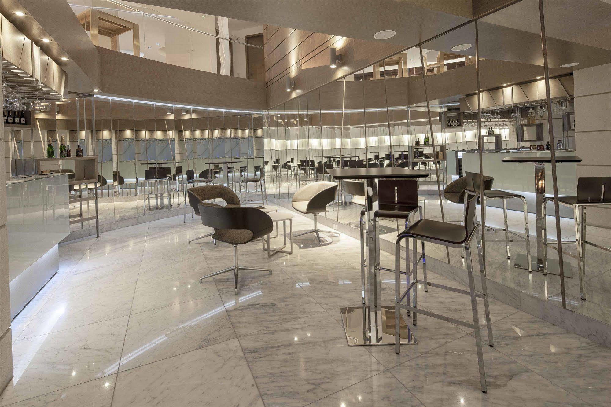 Inntu Hotel Medellin Bagian luar foto