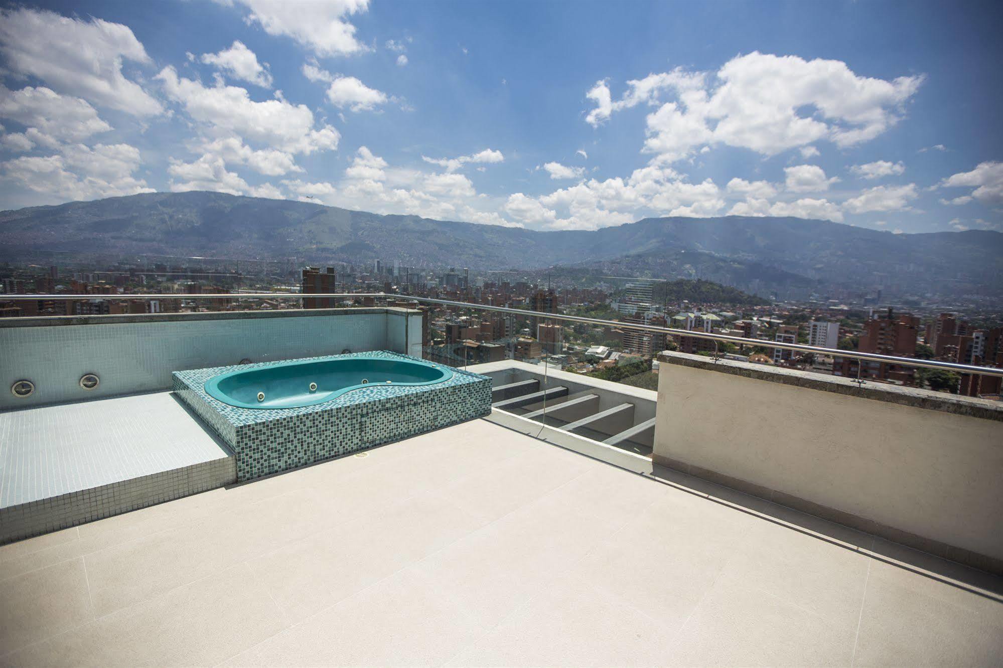 Inntu Hotel Medellin Bagian luar foto